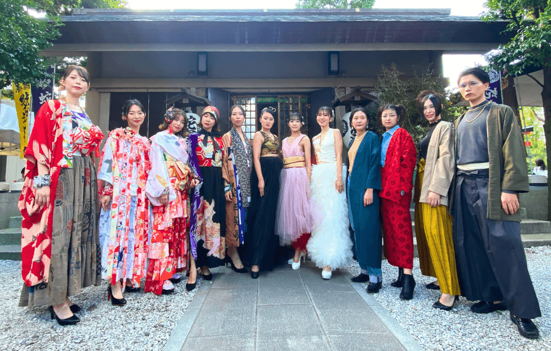 五色人祭りでのTOKYO FASHION LINKランウェイ